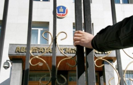 ЖДҮХС-ийн зээлтэй нэр холбогдсон компаниудын захирлыг саатуулжээ