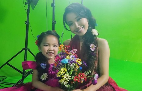 Шүүдэрээ ээж болжээ