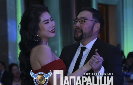 “Сахал” А.Мөнхбатын сайхан хүүхэн хэн бэ?