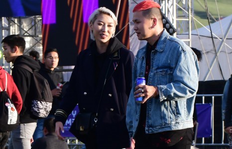 Модедь Б.Цэрэндолгор найз залуугийн хамт...