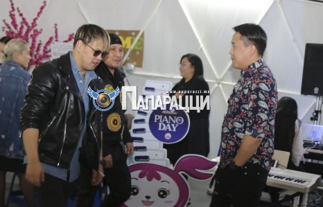 Мандаж явсан S4 дахин нэгдэв үү...