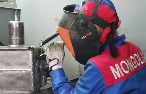 18 настай гагнуурчин охин Э.Уужимсэтгэл 