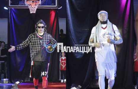 A Cool, Gee хоёр зодоон бус сагсан бөмбөгөөр туллаа