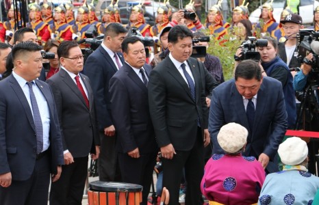 ХЭЛМЭГДЭГСДИЙН ХӨШӨӨНД ХҮНДЭТГЭЛ ҮЗҮҮЛЛЭЭ