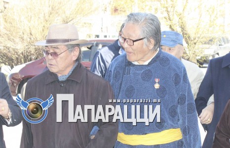 Буурал найрагчийн байнгын имидж