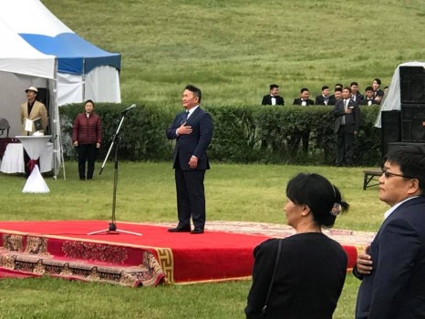 Их тэнгэрийн ам хүндэтгэлийн хүлээн авалтын нээлтийн агшин