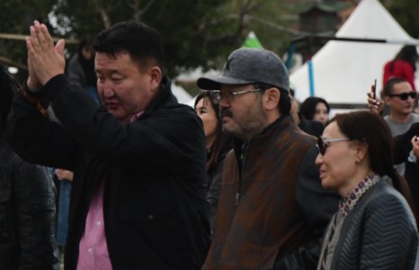 “Ажнай” Д.Бат-Эрдэнэ шоудаж явна