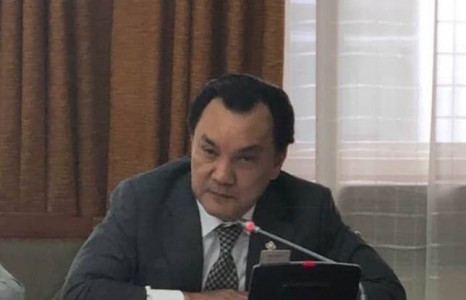 Б.Батзориг сайдын бас нэгэн балагтай шийдвэр үнийн хөөрөгдөлд уриаллаа