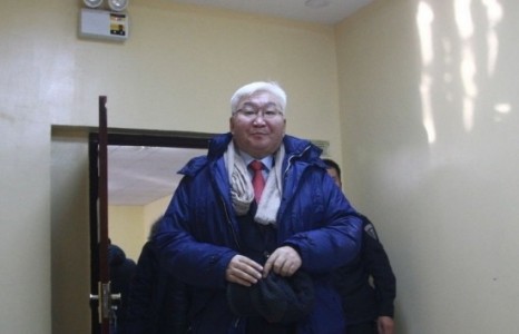 Э.Бат-Үүл нарт холбогдох эрүүгийн хэргийг прокурорт буцаалаа
