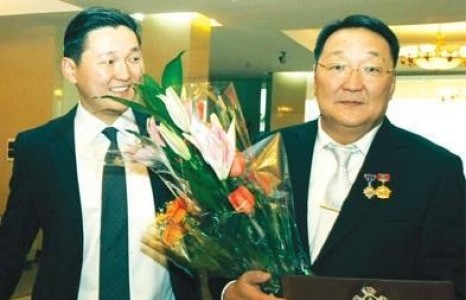 Аав нь баривчлагдсан нь Г.Тэмүүлэн гишүүнд халтай юу