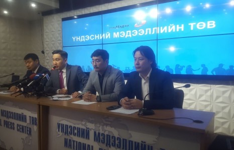 С.Эрдэнэ, Д.Эрдэнэбат нарын эсрэг намын залуус нь босж эхэллээ