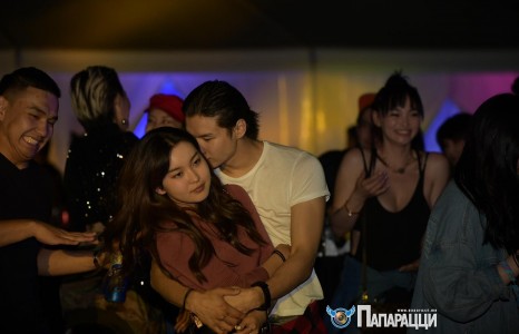 Баячуудыг дагаж “далдайх” Ангууч гэх алиалагч