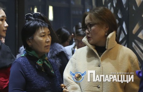 Эротик  Р.Эмүжин энд явна