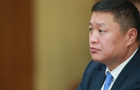 “Изинис Эйрвэйз”-ийн нууц ноёнтон Б.Хурц МИАТ-ийг залгих уу