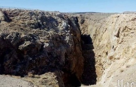 Дэлхийд гайхагддаг “Цагаан дэлийн агуй”-г Хятадууд нурааж байна