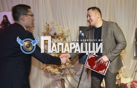 “Холливүүд” Амараагийн оргил цаг айсуй...