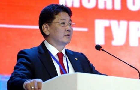У.Хүрэлсүх: Та Их хурлын даргын ажлаа өгчих, би Ерөнхий сайдынхаа ажлаа өгье