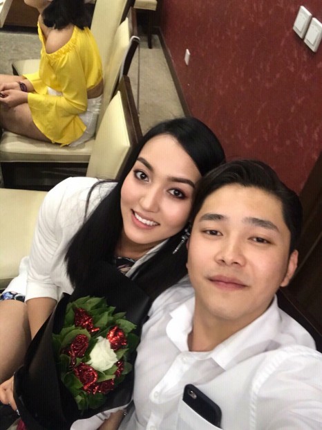 Мисс Аззаяа найз залуугын хамт