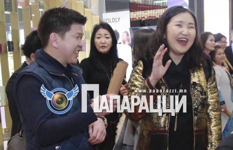 П.Сэрдамба, жүжигчин Батаагийн гэргий нарын “Хаппи” агшин