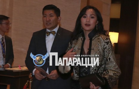 Суга дэвшсэн Г.Гэрэлээ халамжит ханиараа гангардаг