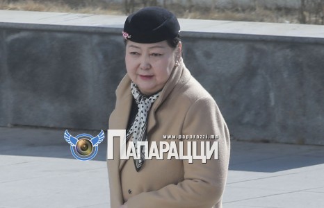 Дүрсгүй бөгөөд дэгжин эмээ