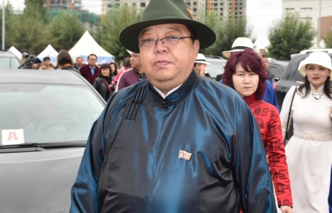 С.Эрдэнэ гишүүний алтан арал бүхий бүсэн гангараа