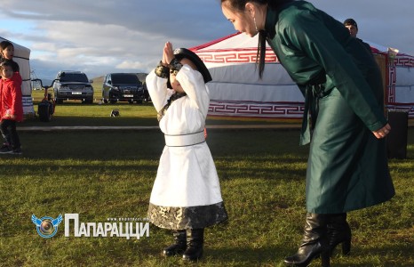 Бяцхан “од” Э.Бат-Энэрэл өхөөрдмөөр...