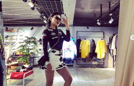 Жүжигчин Мөнхсоёл “зад” хямруулдаг