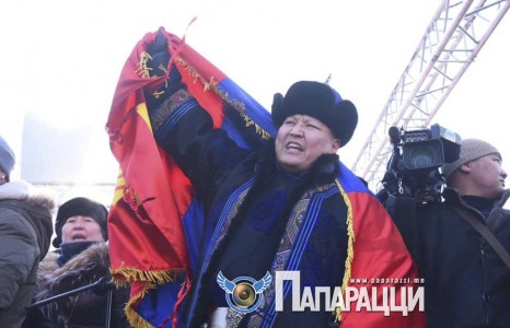 Т.Дэлгэрмөрөн тайван жагсаалд нэгдэж хатуухан үгийг дайв