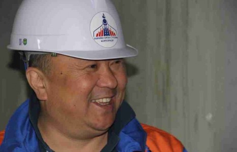 53 настай хүнийг “БҮТЭН ӨНЧИН” хэмээн 50 саяын орон сууц үнэгүй өгчээ