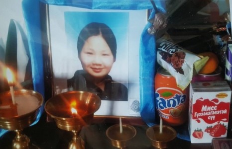 13 НАСТАЙ ОХИНЫ АМИНД ХҮРСЭН ЭТГЭЭДҮҮДИЙГ ШҮҮНЭ