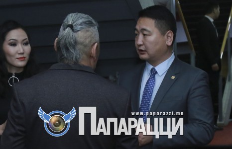 Хотын даргыг  “ташуурдагч”