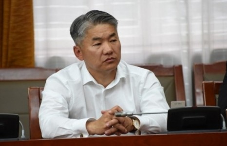 Төрд тасралтгүй ажиллачихаад бизнесмэнүүдээс 100 дахин их орлоготой байгаагаа тайлбарлаач! Ж.Энхбаяраа
