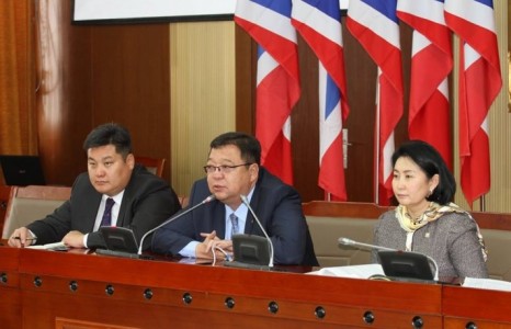 АН ардчиллыг хамгаалахаа больжээ
