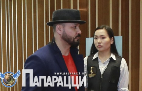 Эрлийздүү төрхтэй Ш.Энхжаргалын догь стиль