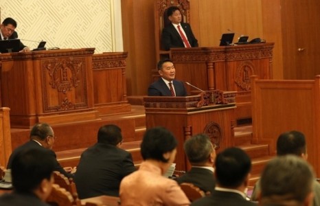 Монголын төрийн алба намчин, хулгайчдаар дүүрчээ