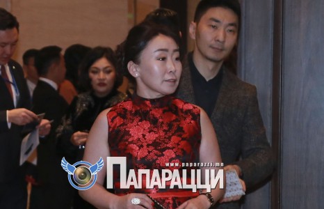 Тэр Дэлхийн Монгол эмэгтэй