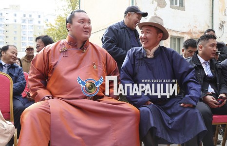 Танилц: Хакухо М.Даваажаргалын төрсөн ах