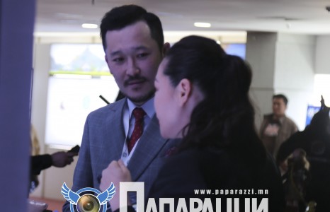 Тэмка оворжих гээд хичээгээд байх шиг...