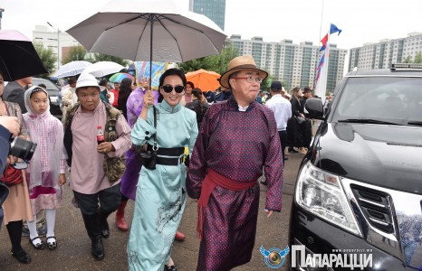 “DОZ”-ийн Дооёо гэргийн хамт хэрхэн гангарав...