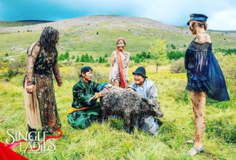 Сингл бүсгүйчүүдийн аялалын нэгээхэн хэсэг...