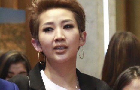 Халимаг засалт Э.Намууныг чимэв үү... гундаав уу...