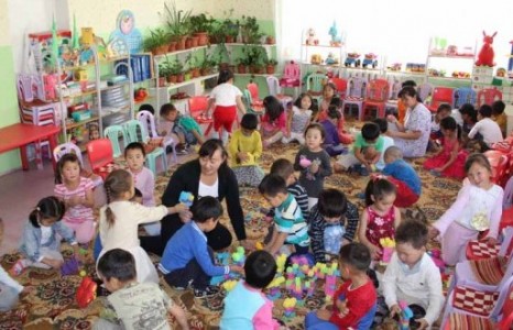 Цэцэрлэгийн багш нар өнөөдрөөс ажил хаялаа