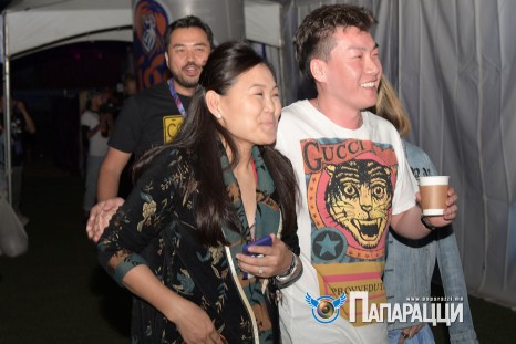 Гацууртын Чинбатын ганц охинтой дуучин Болд шоудаж явна