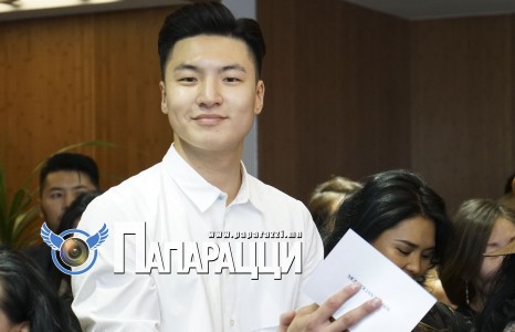 Загвар өмсөгч О.Билгүүний сонголт юу байв...