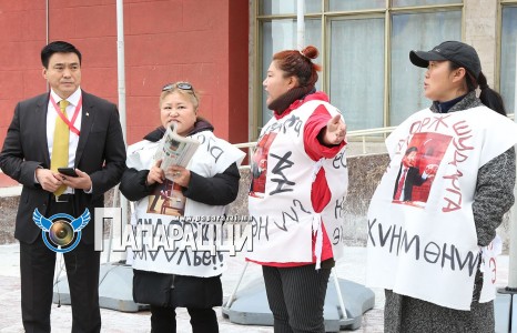 Амарсайхан даргаас аврал эрэн очсон худалдаачдыг дахин ачив.....