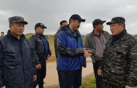 Зам тээврийн хөгжлийн сайд Ж.Бат-Эрдэнэ ослын газарт ажиллаж байна