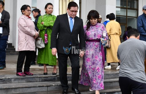 Шадар сайдын шаггүй бизнес сэтгэлгээтэй гэргий