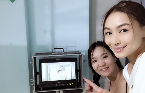 Хоёр Ганаа “Хувьсал” продакшнаас өрх тусгаарлаж шинэ уран бүтээлдээ оржээ