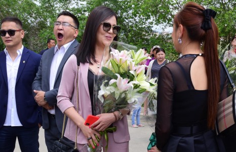 Сураг алдарсан Н.Цэнд-Аюуш энд явна